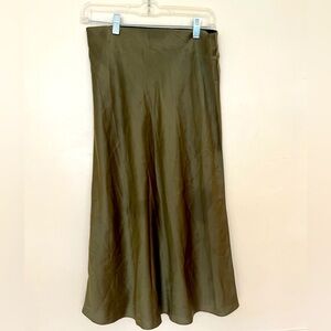 Quince Silk Midi Skirt Medium. NWOT